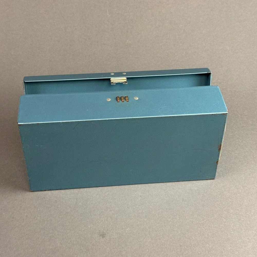 Unbranded vintage metal